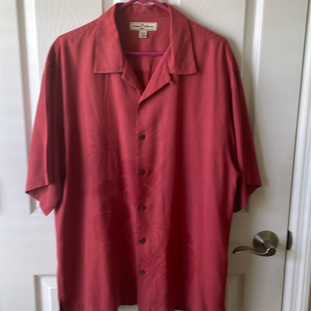 Men’s Tommy Bahama shirt worn once really nice